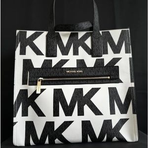 Height 14”
Length 14”
MK tote satchel black mk graphic